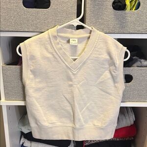 Zara Off-White V-Neck Sleeveless Sweater